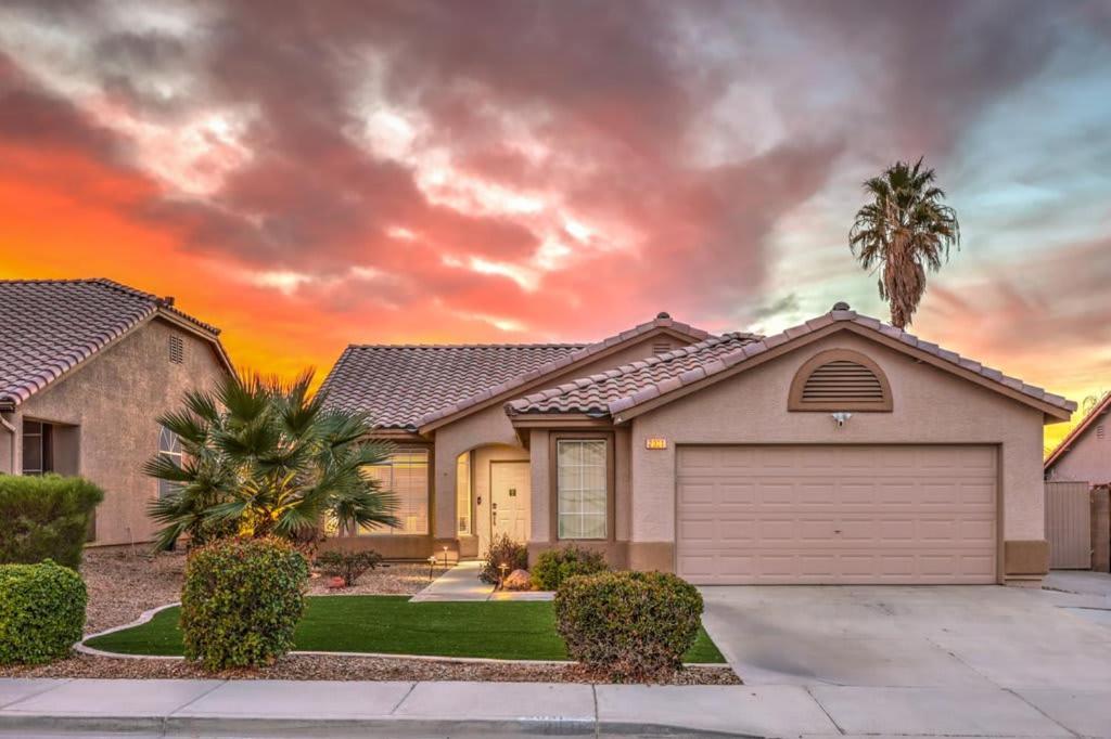 Sunset Swim - Modern Vegas Heated Pool Retreat Villa Henderson Exterior photo