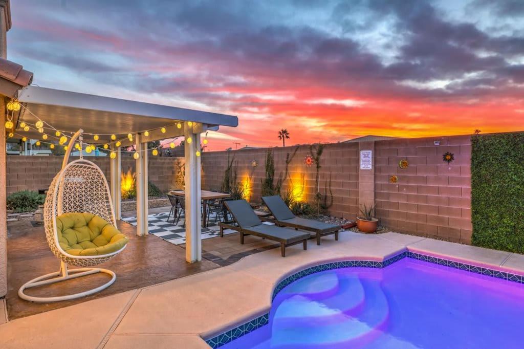 Sunset Swim - Modern Vegas Heated Pool Retreat Villa Henderson Exterior photo